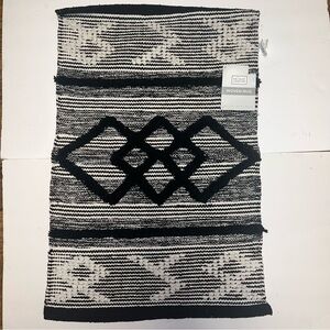 Home Collection‎ Monochrome Woven Rug